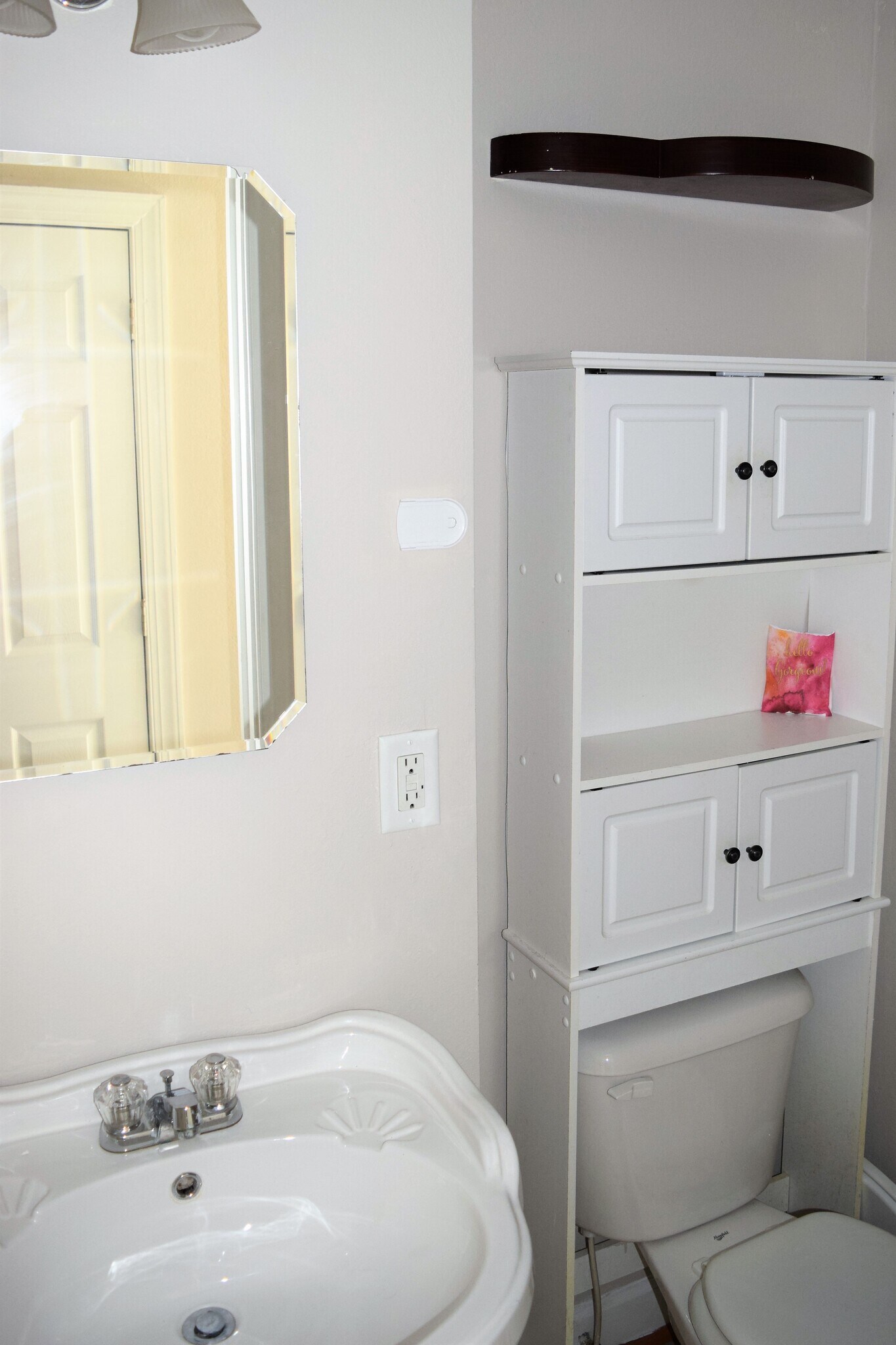 Half bathroom - 18 Morrison Ave