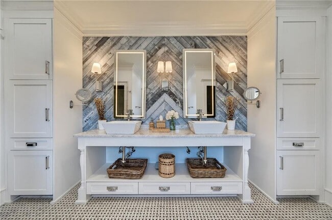 Building Photo - 1812 Wellbourne Dr NE