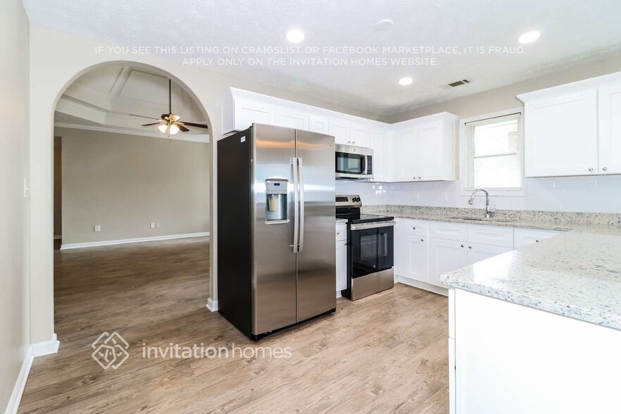 Building Photo - 717 Thornapple Trail SW