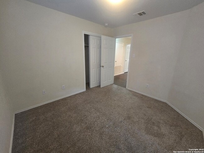 Building Photo - 154 Lake Washington Dr