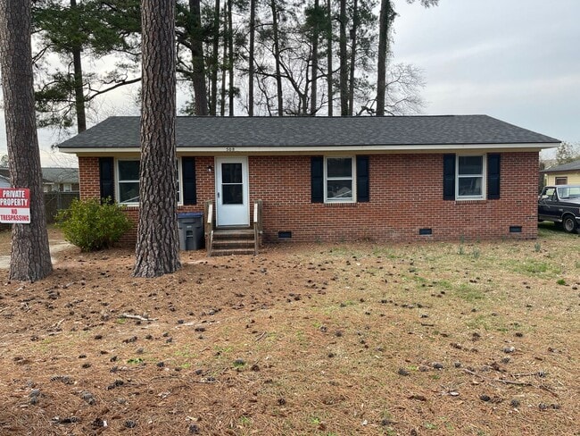 Primary Photo - 4 Bedroom Brick House - Vouchers Accepted