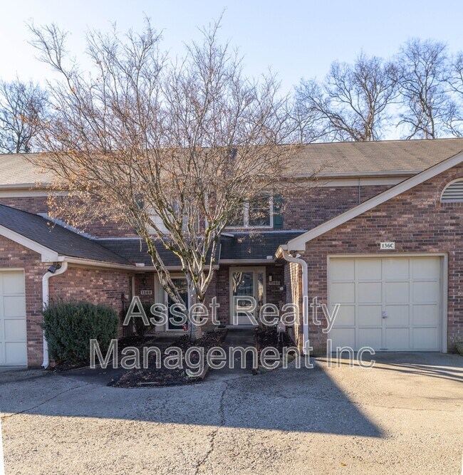 Building Photo - 136 Durwood Rd