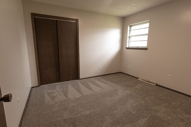 Building Photo - 1584-1586 Sonora Dr