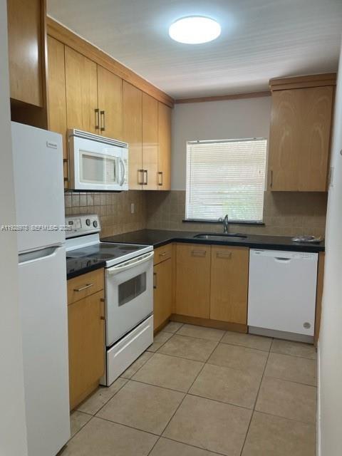 Building Photo - 133 SE 4th Ave