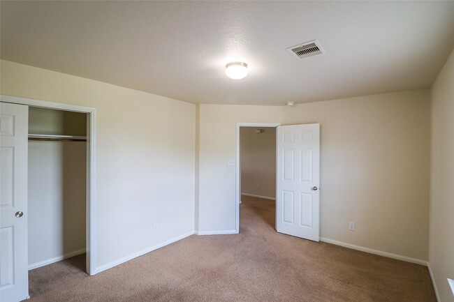 Building Photo - 10638 Dawn Pine Forest Trail