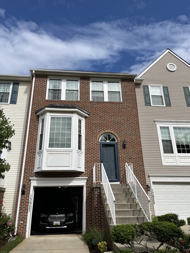 Primary Photo - 13927 Bailiwick Terrace
