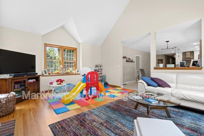 Building Photo - 88 Providence Rd