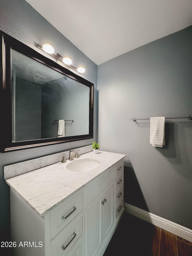 Building Photo - 8055 E Thomas Rd