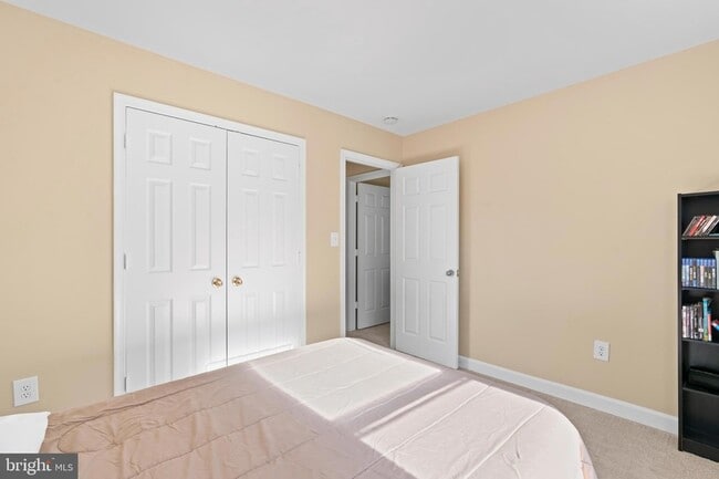 Building Photo - 20324 Cedarhurst Way