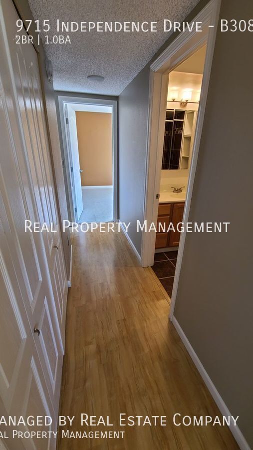 Building Photo - 9715 Independence Dr