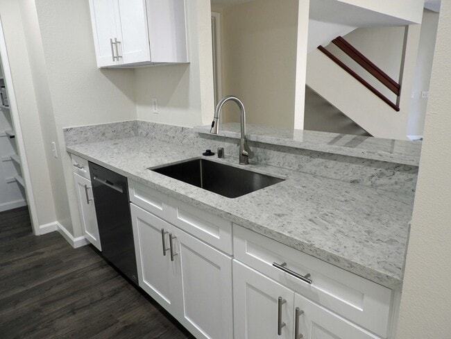 Building Photo - 1109 Tivoli Ln