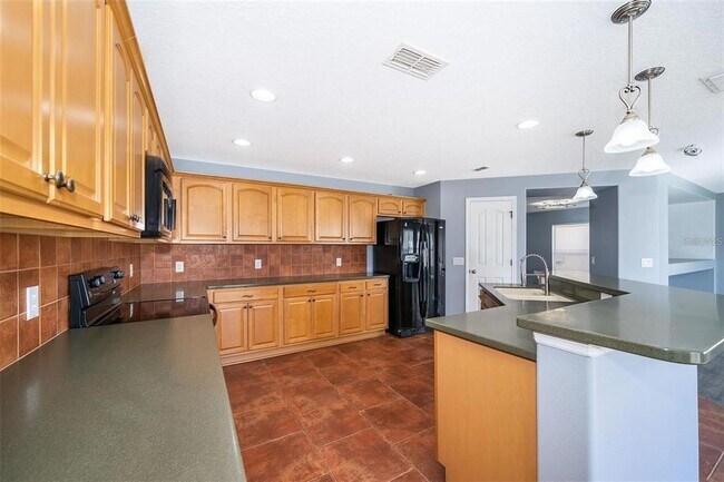 Building Photo - 337 Alfani St