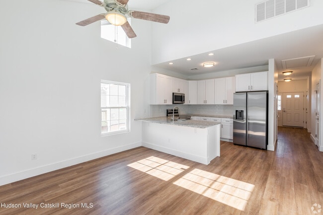 Building Photo - 7 Hillside Rd