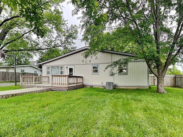 Building Photo - 11199 Lantern Rd