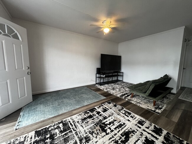 Building Photo - 94-309-249 Waikele Rd