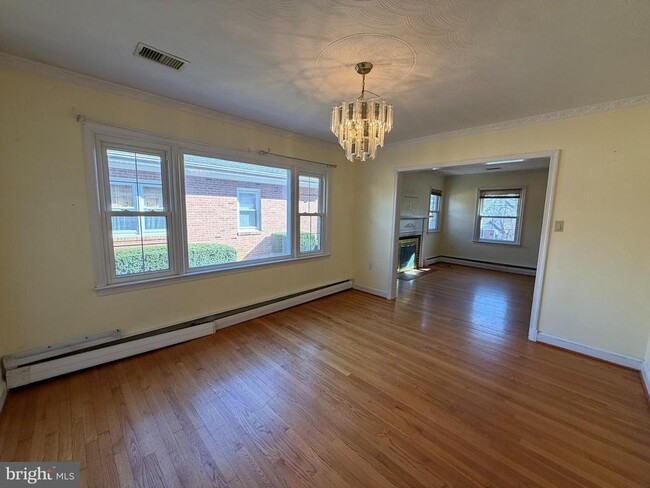 Building Photo - 540 Bellview Ave