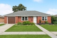 Building Photo - 1433 Poinsettia Dr