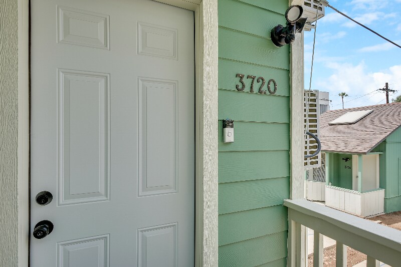 Building Photo - 3718-3726 First Ave.