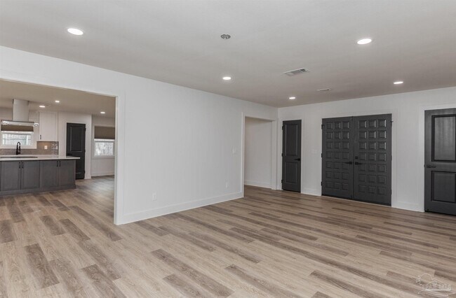 Building Photo - 2540 Hallmark Dr