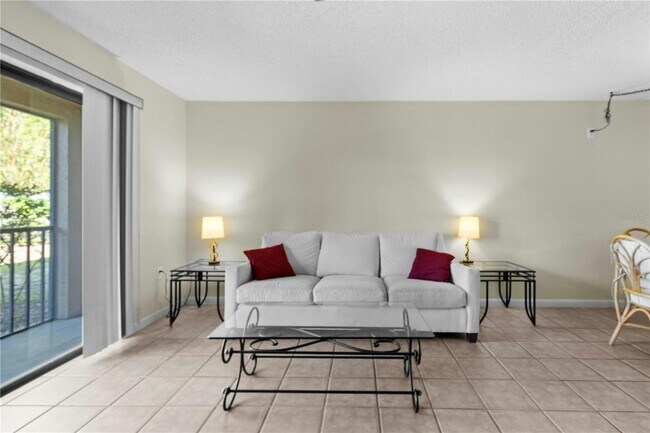 Building Photo - 2851 SW 32nd Ave