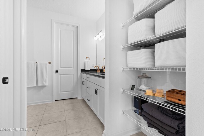 Building Photo - 4556 Pine Ridge Pkwy