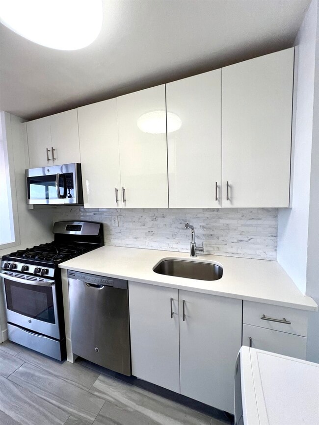 Building Photo - 500 Central Ave