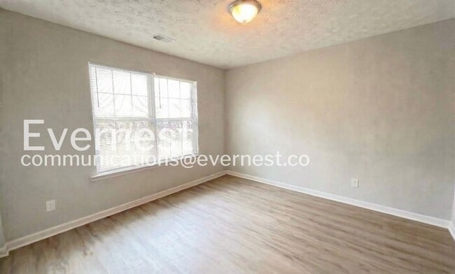 Building Photo - 3711 Sandy Shoals Ln