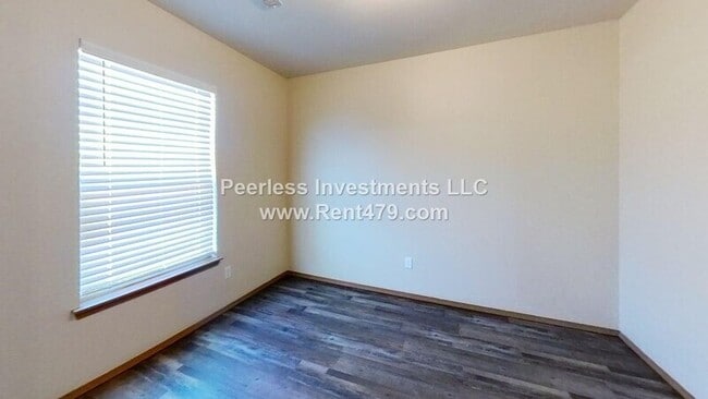 Building Photo - 1043-B Vale St