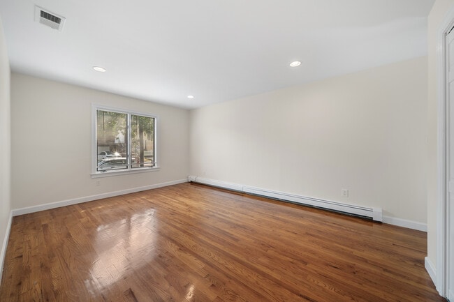 Building Photo - 9 Sterling Pl