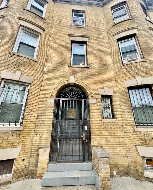 Building Photo - 20 S Huntington Ave