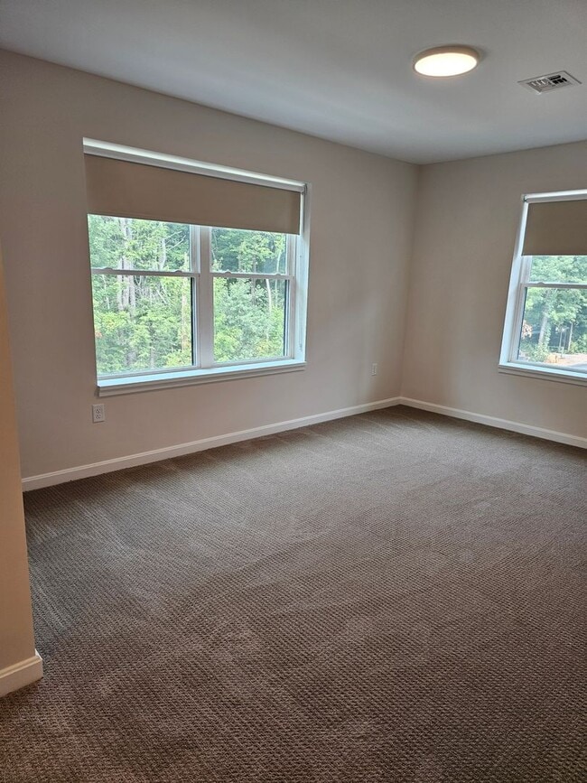 Building Photo - Limited Time Offer:  1st Month Rent Free with new 2 Bedroom Lease: Corner 2 Bedroom/ 2 Bathroom A...