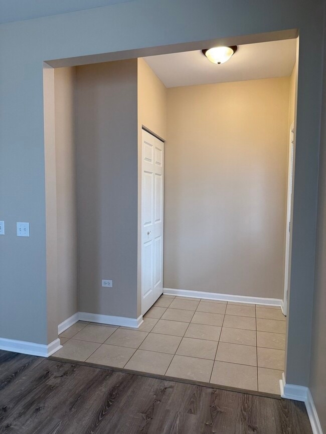 Building Photo - 3345 Bromley Ln