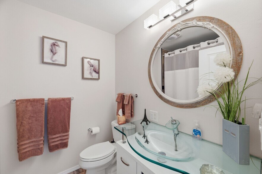 Building Photo - 5400 Gulf Dr