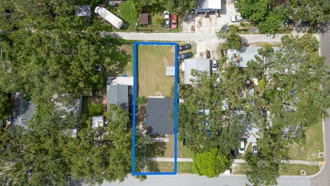Building Photo - Welcome to Your New 3/2 Home with a walking distance from Largo High school