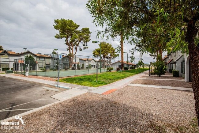 Building Photo - Newly Remodeled 2Bdm 1.5Ba Townhouse with ...