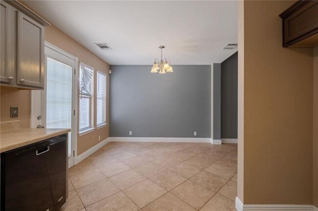 Building Photo - 1709 Royal Ascot Dr