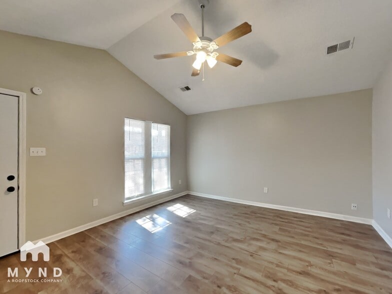 Building Photo - 3422 Laurelwood Dr