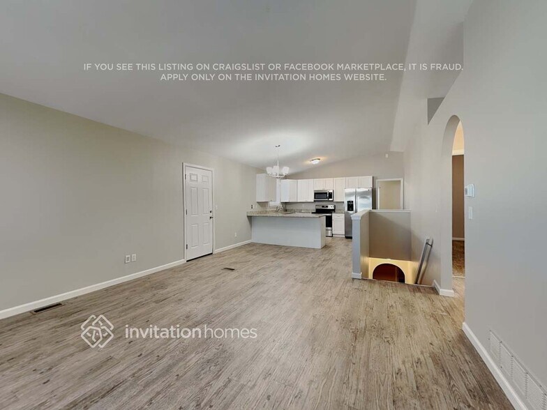 Building Photo - 2865 Leoti Dr