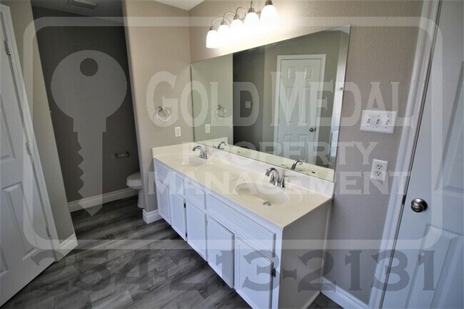 Building Photo - 2513 Jake Dr