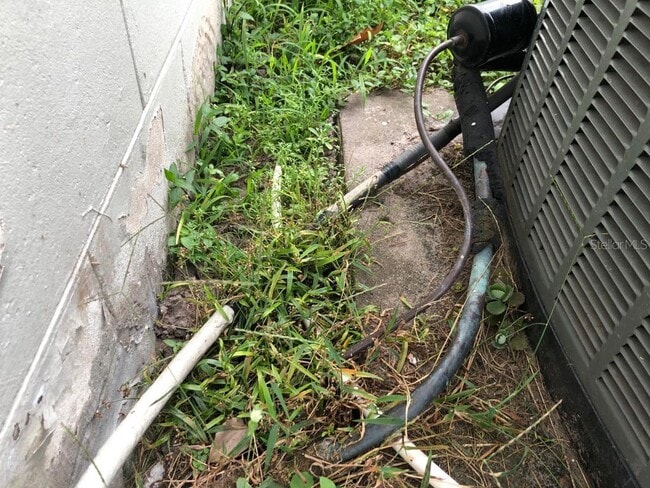 Building Photo - 127 Toluca Dr