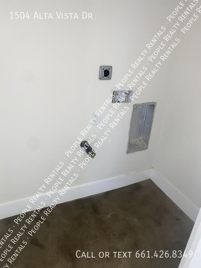 Building Photo - 1504 Alta Vista Dr
