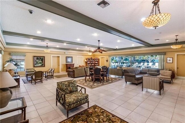 Building Photo - 6223 Bay Club Dr