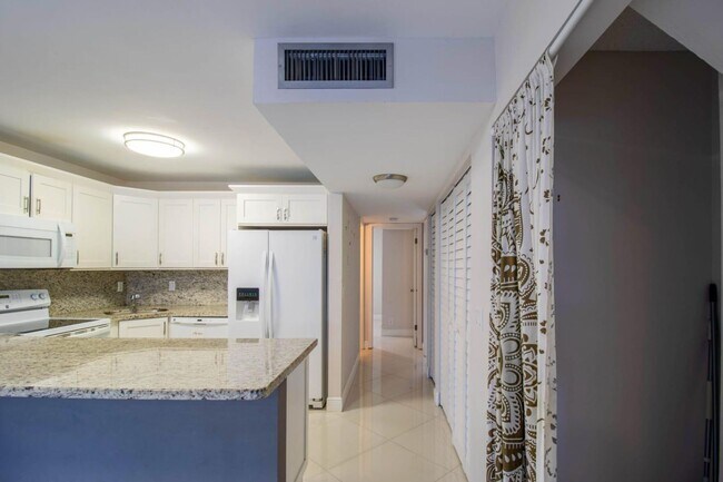 Building Photo - 2358 NW 37th Ave