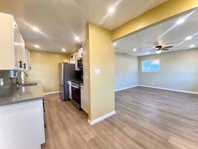 Building Photo - Upgraded 4-Bedroom Home with Family-Friendly Backyard! - Centerville Neighborhood