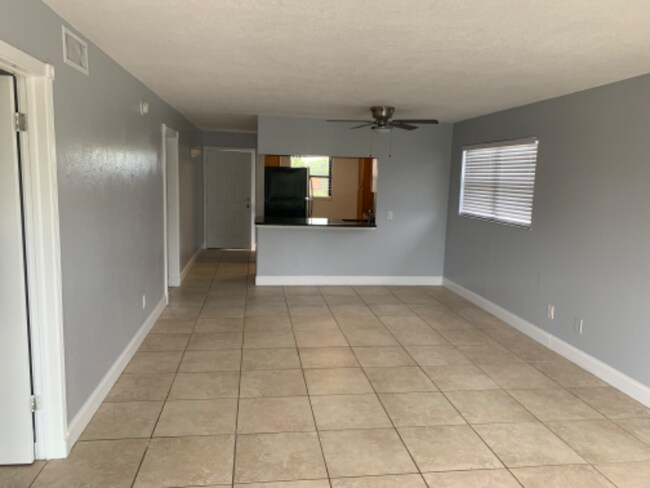 Building Photo - 701 N Indian River Dr
