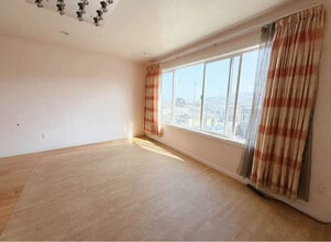 Building Photo - 307 Teddy Ave