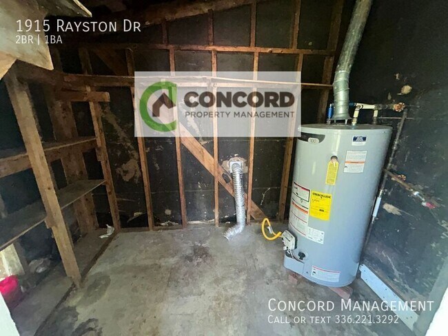 Building Photo - 1915 Rayston Dr