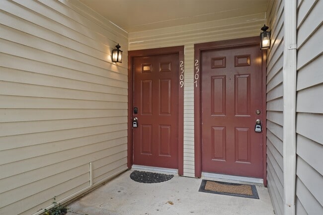 Building Photo - 2120 El Paseo St