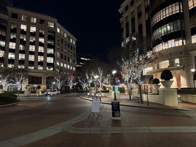 Building Photo - 4620 Piedmont Row Dr