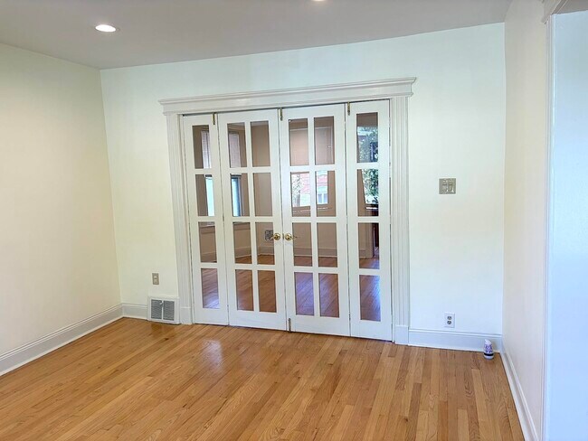 Building Photo - 314 Webster Ave
